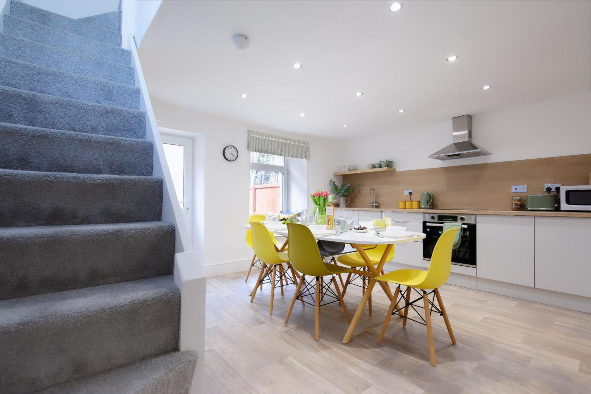 Stayright 3 Bed Home Near Hiking Trails & Parks Llwynypia Exterior foto